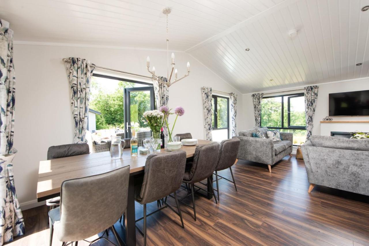 Lilac Lodge, 22 Roadford Lake Lodges Lifton エクステリア 写真