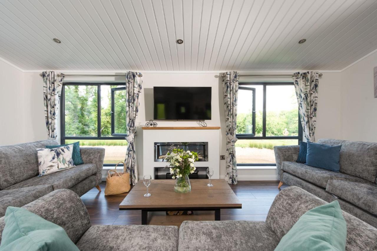 Lilac Lodge, 22 Roadford Lake Lodges Lifton エクステリア 写真