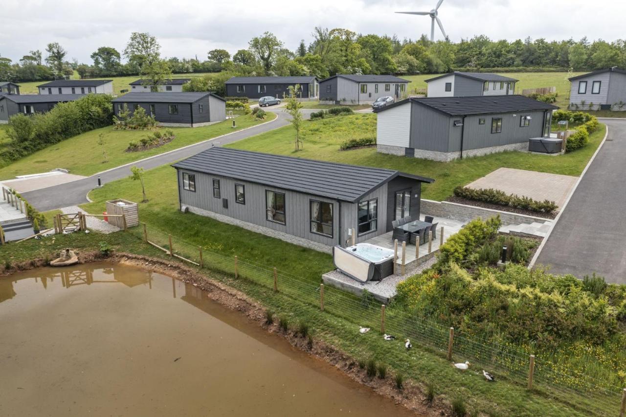 Lilac Lodge, 22 Roadford Lake Lodges Lifton エクステリア 写真