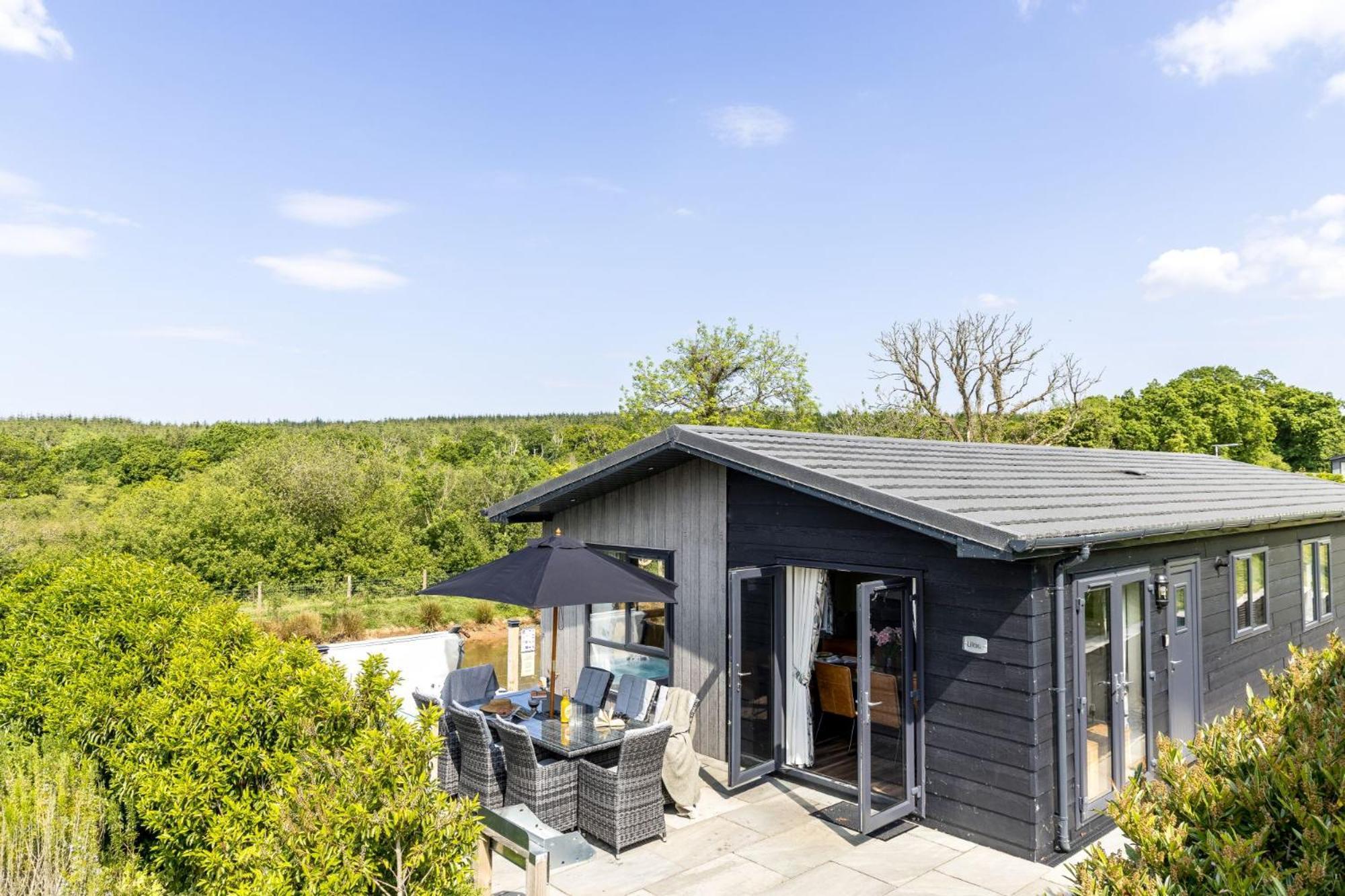 Lilac Lodge, 22 Roadford Lake Lodges Lifton エクステリア 写真