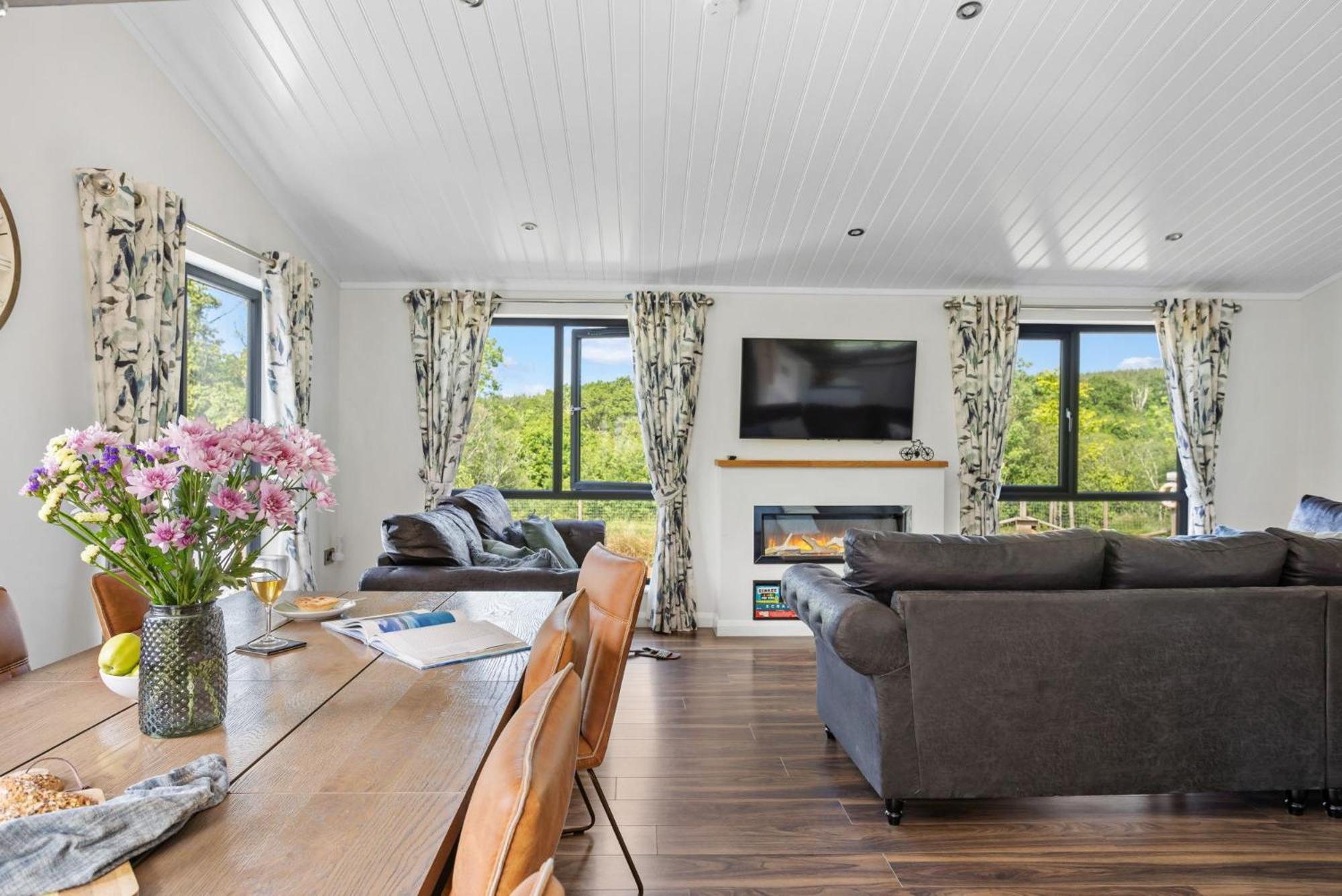 Lilac Lodge, 22 Roadford Lake Lodges Lifton エクステリア 写真